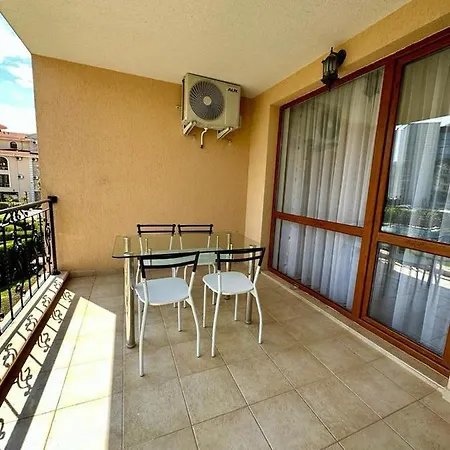 Royal Bay аpartment Sylvia Apartment *